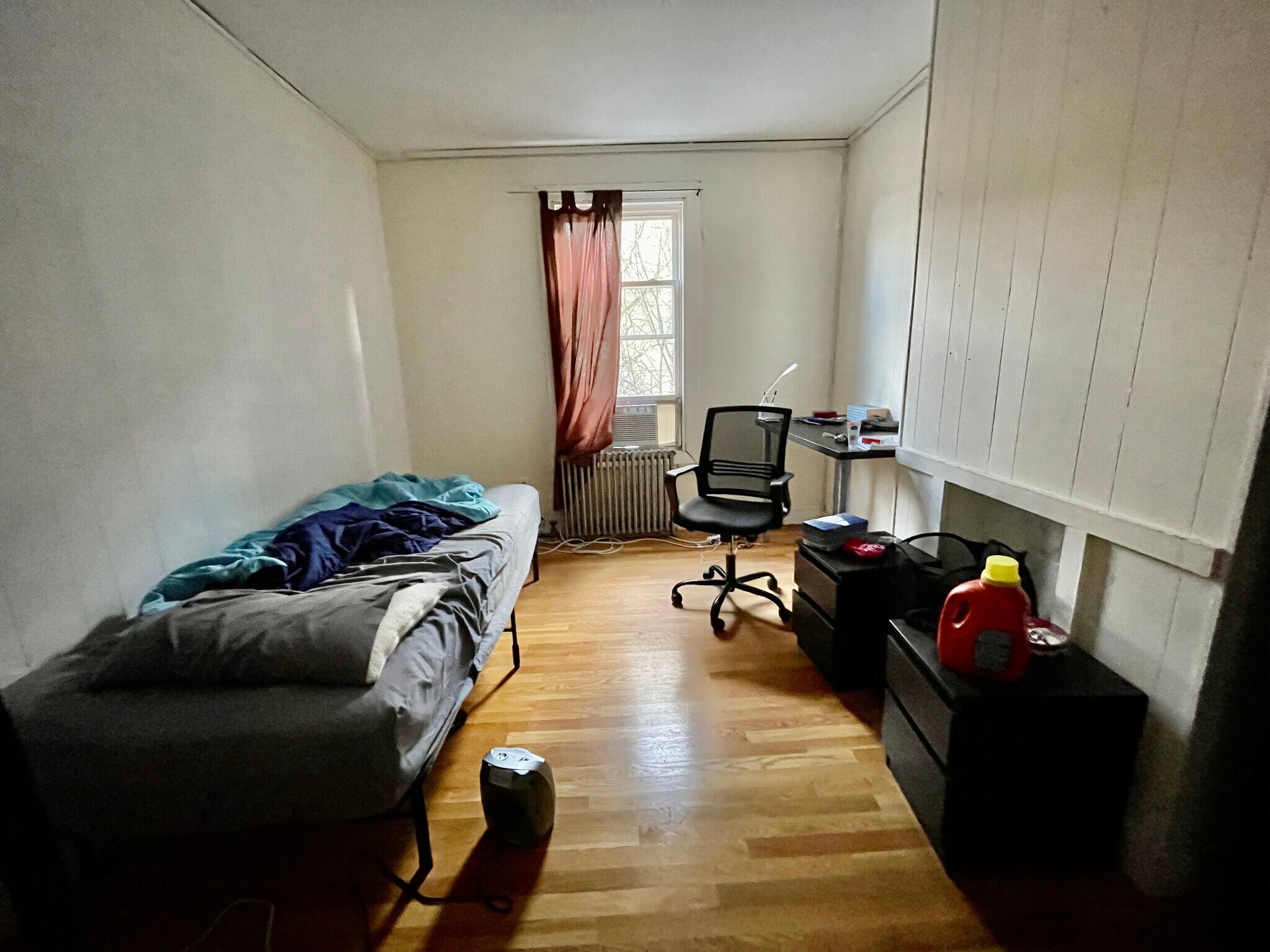 Building Photo - 688 Parker St