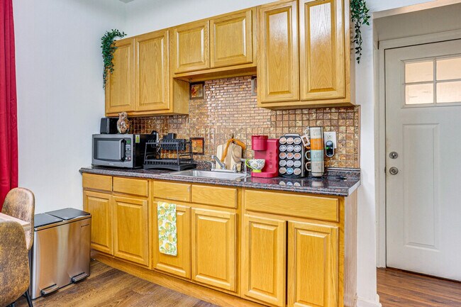 Building Photo - 15 Green Ct