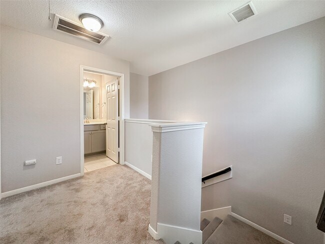 Building Photo - 125 Camelot Pl Ct