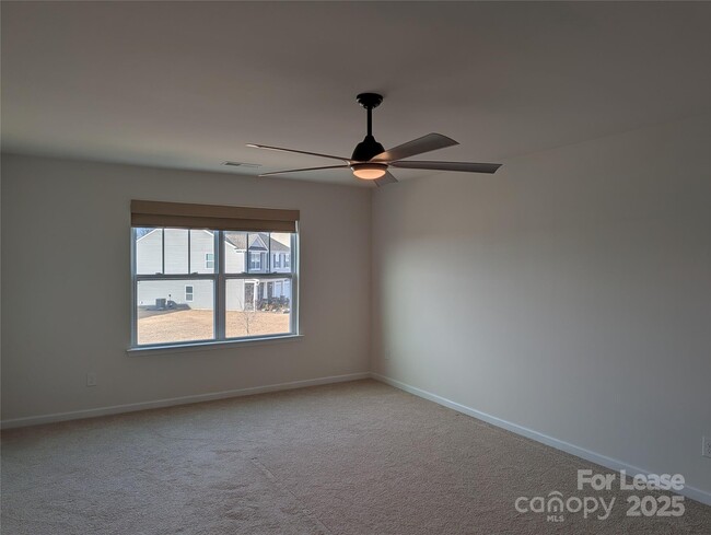 Building Photo - 10731 Claystone Dr