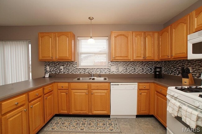 Building Photo - 210 Stone Run Blvd