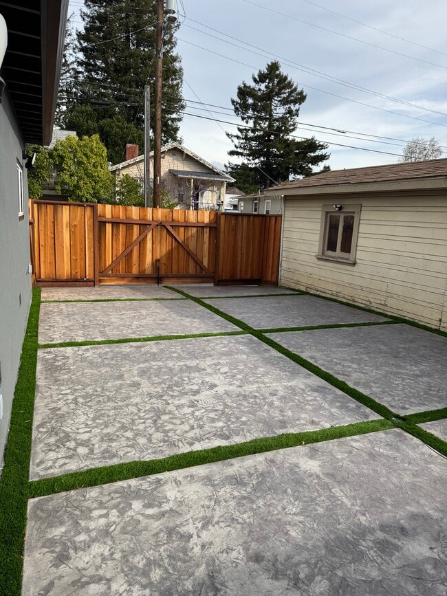 Building Photo - 4201 Porter St