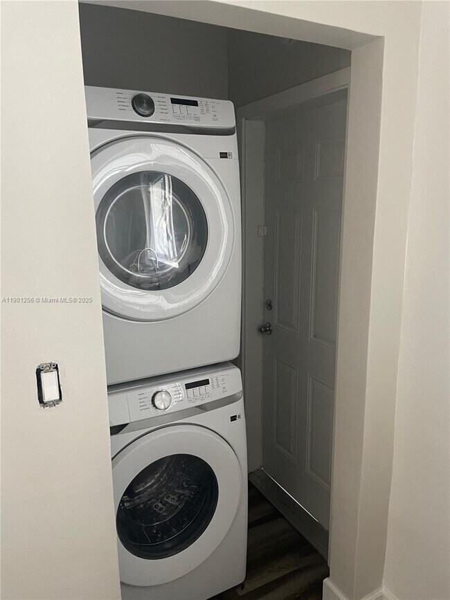 Building Photo - 3760 NW 13th Pl