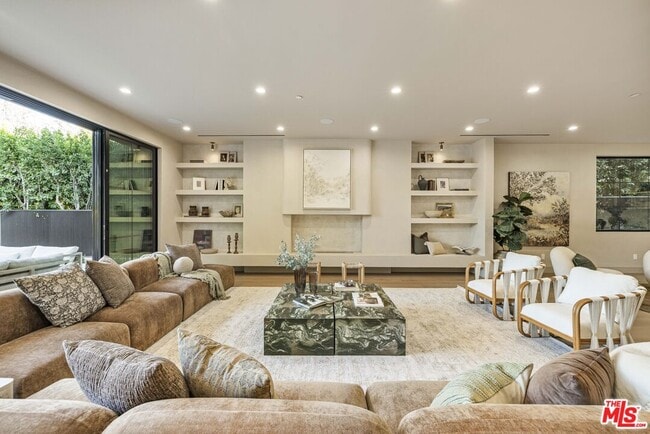 Building Photo - 14273 Greenleaf St