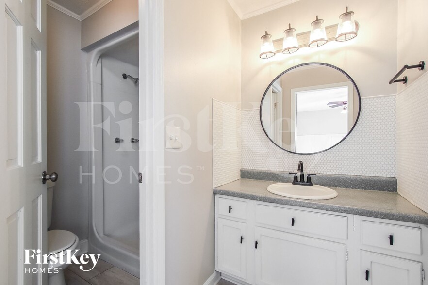 Building Photo - 295 Plantation Rd SW