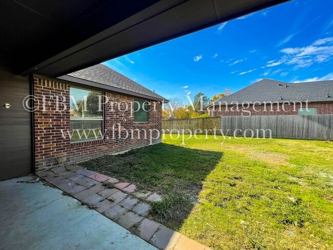 Building Photo - 307 Centennial Ave