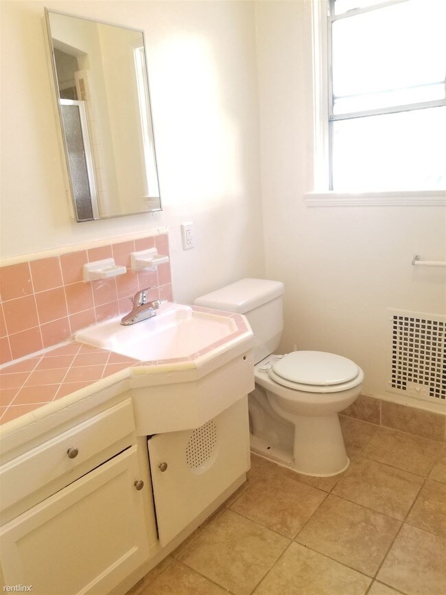 Building Photo - 1 br, 1 bath  - 1211 S Westmoreland Ave