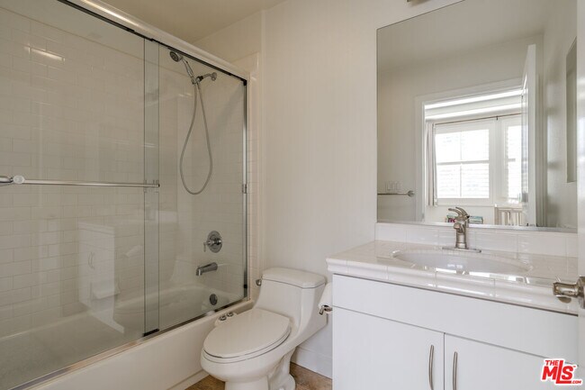 Building Photo - 7100 Playa Vista Dr