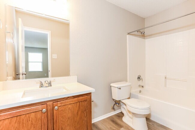 Building Photo - 8761 Stonebriar Ln