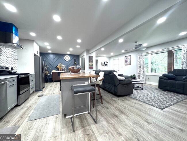 Building Photo - 3280 Stonewall Tell Rd