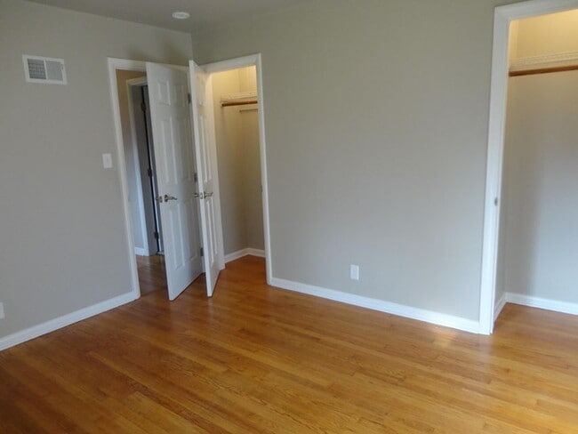 Building Photo - 7422 N Navajo Rd