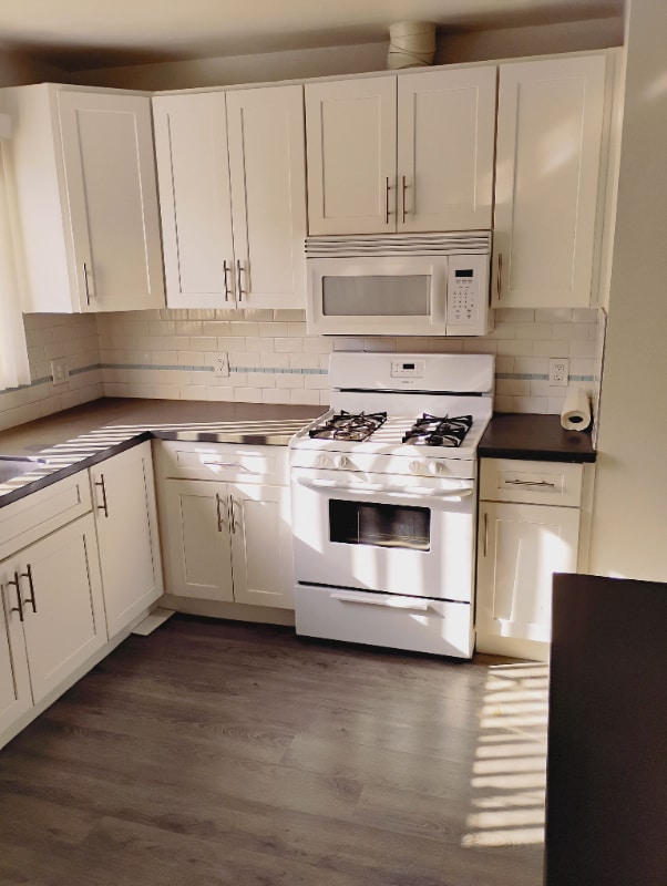 Building Photo - 6060 La Prada St