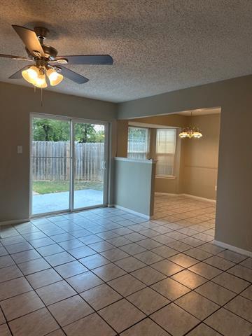 Building Photo - 2804 Springlake Ct
