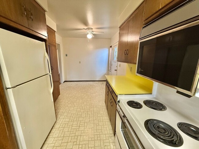 Building Photo - Los Gatos - Inviting Los Gatos Home with Classic Charm & Entertainer’s Backyard
