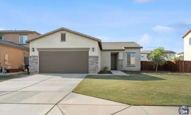 Primary Photo - 631 Las Villas St