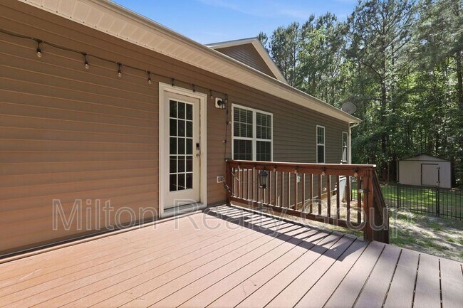 Building Photo - 80 Valor Cir