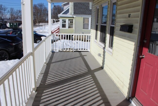 Building Photo - 18 Sherwood Rd