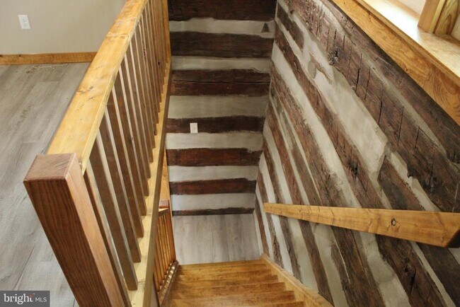 Building Photo - 739 S Main St