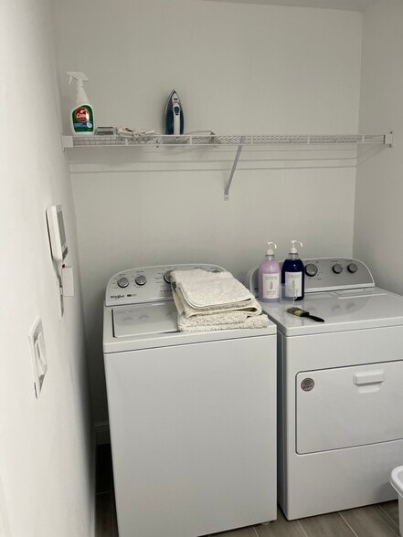 Building Photo - 2156 Edison Ave