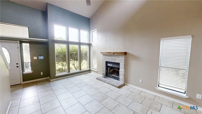 Building Photo - 8 E Shawnee Ln