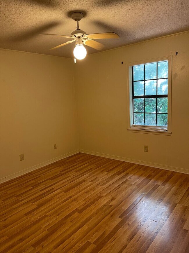 Building Photo - Two bedroom duplex on Sybil Drive.