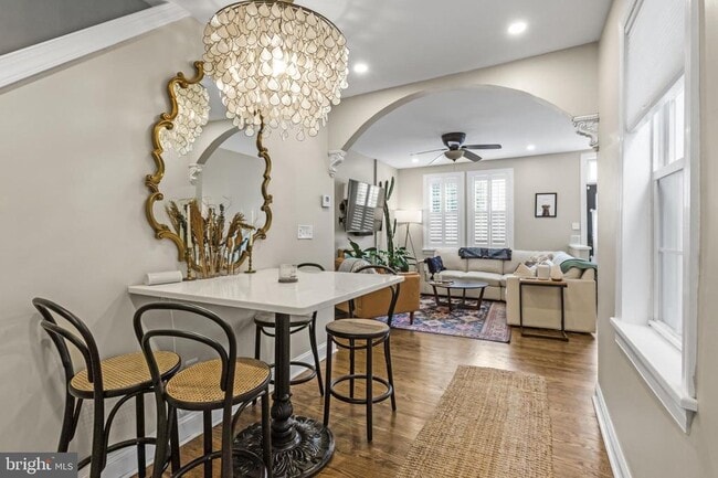 Building Photo - 239 E Thompson St