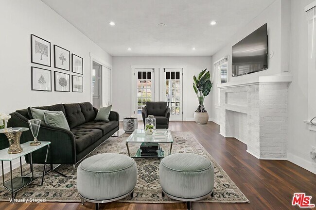 Building Photo - 1756 N La Brea Ave