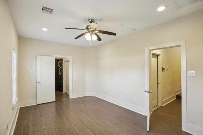 Building Photo - 209 Burr St