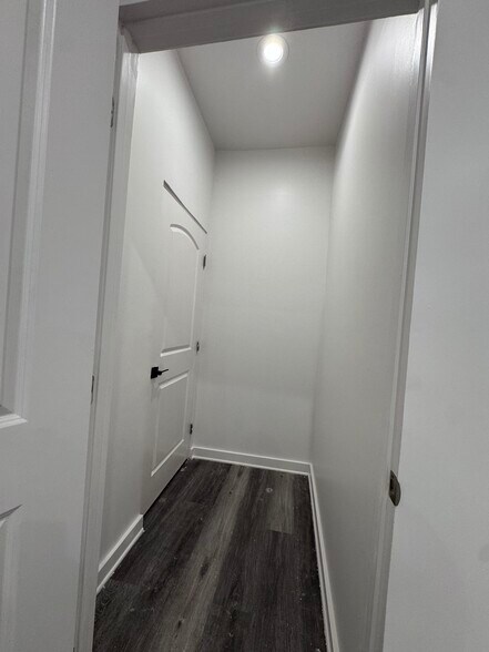 Building Photo - 2355 Virginia Pl NE