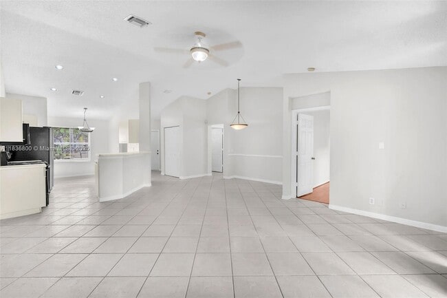 Building Photo - 1617 Zenith Way
