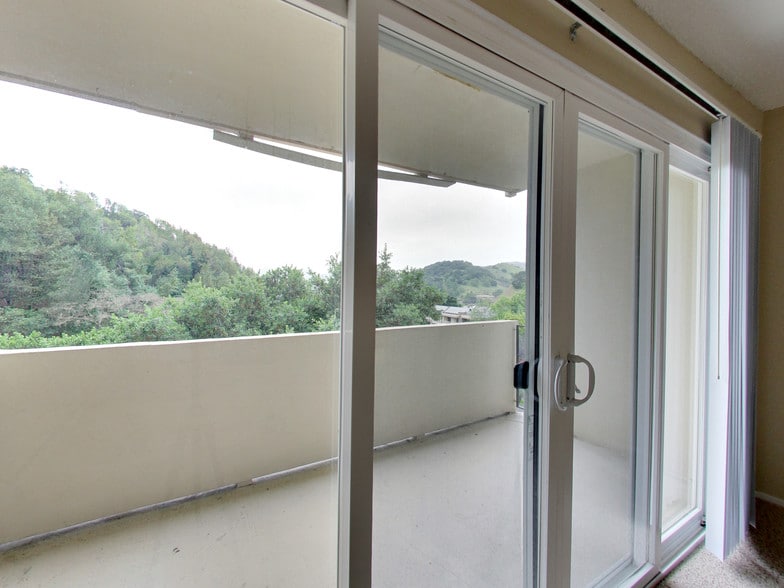 Balcony/ patio - Marinian Towers Apartments