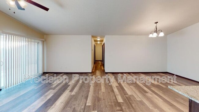 Building Photo - 591 Westwind Rd