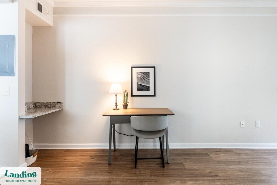 Building Photo - 2801 Biltmore Park Dr