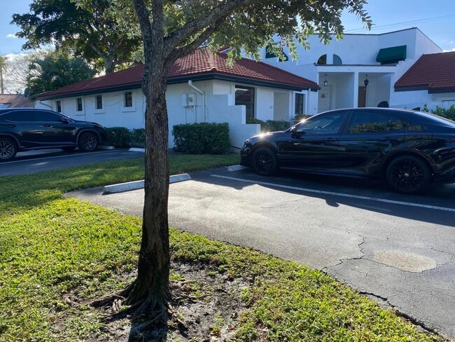 Building Photo - 267 NW 36th Ave