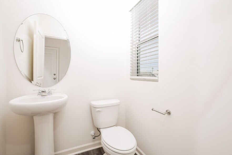 Building Photo - 292 Babbling Brk Dr