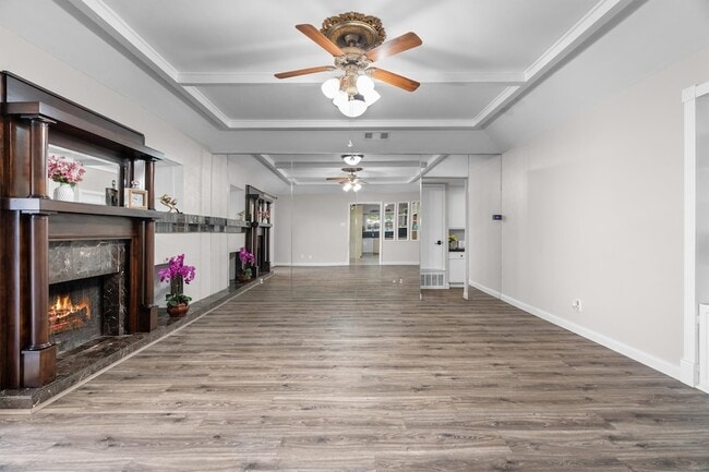 Building Photo - 2121 Sunrise Trail