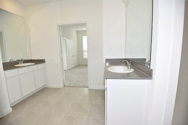 Building Photo - 15524 Leopard Lily Ln