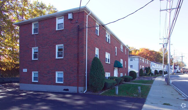 Building Photo - 565-585 Sea St