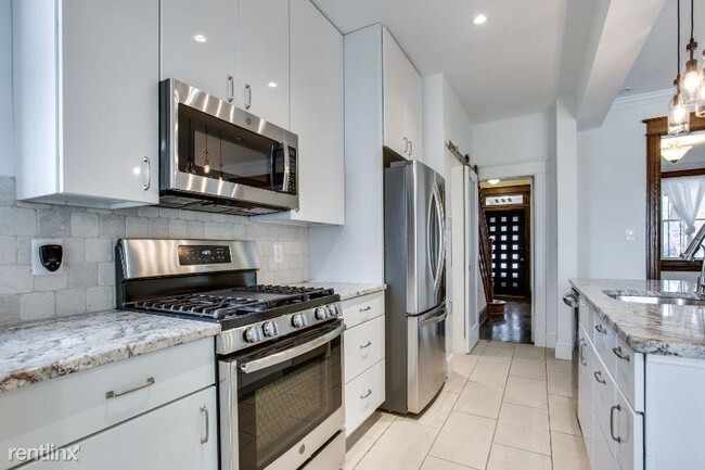 Building Photo - 3 br, 3 bath Townhome - 702 Ingraham St NW