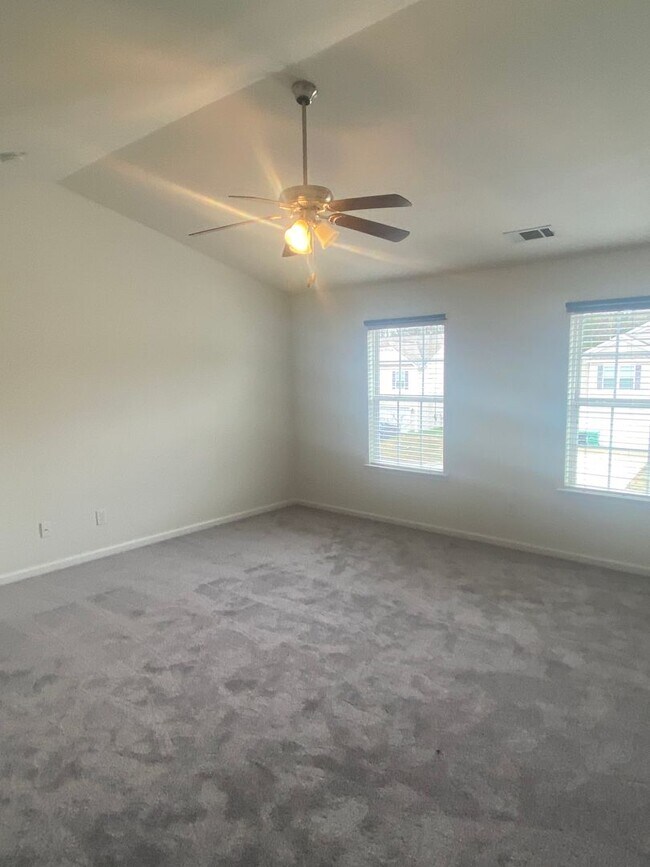 Building Photo - 2703 Golden Rose Lane