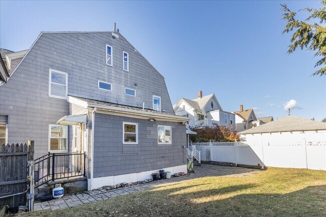 Building Photo - 7 Lapham St
