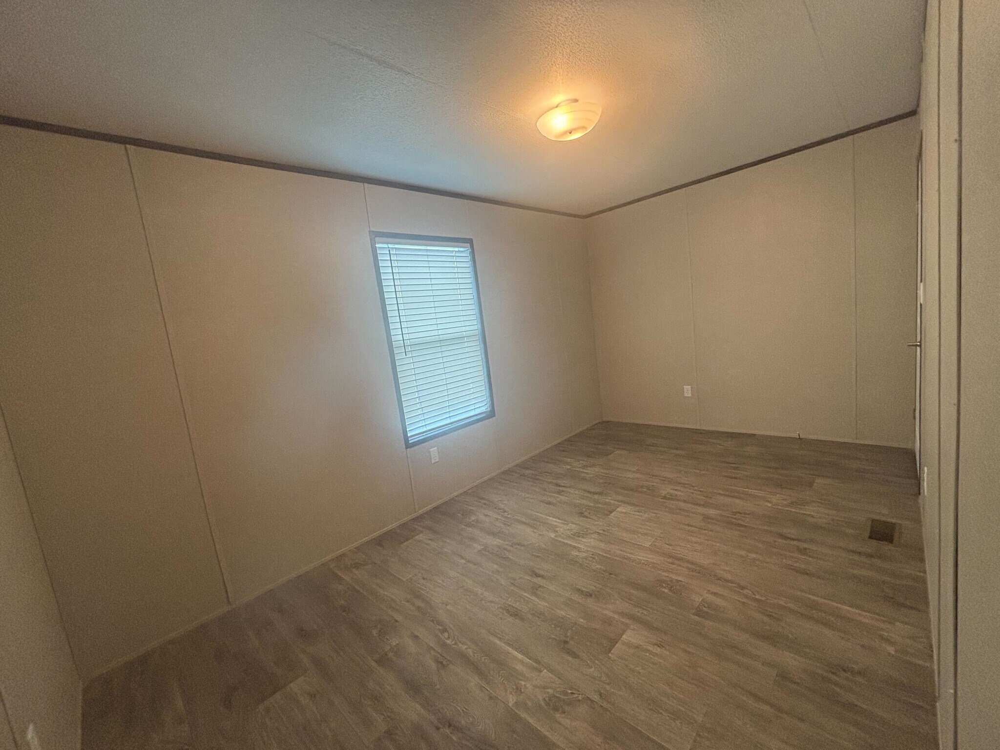 Building Photo - 203 Linda St