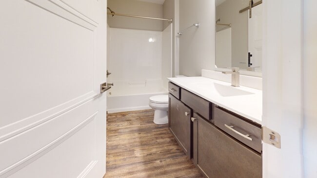 Building Photo - 207 Short St