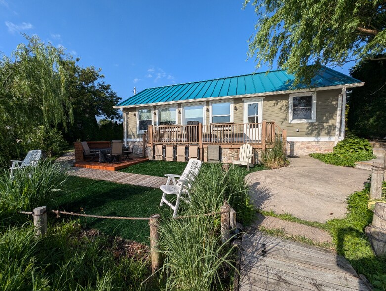 Building Photo - 503 Wilmot Ave