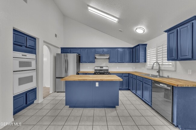Building Photo - 1325 Whirlaway Dr