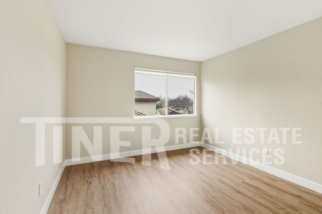 Building Photo - 6355 Villa Dr