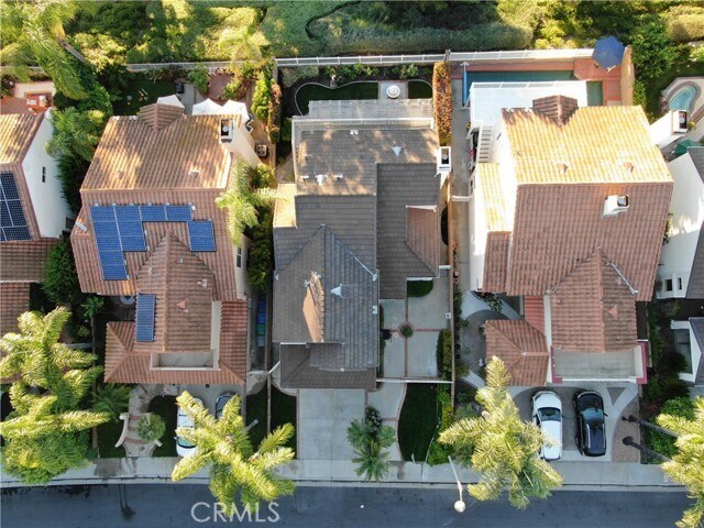Building Photo - 25051 Amberwood