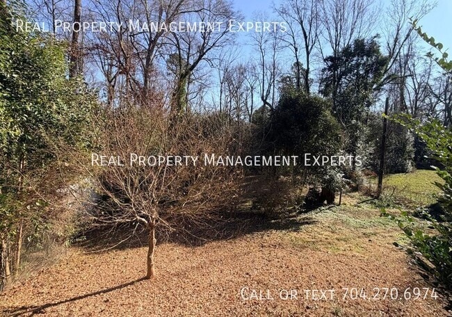 Building Photo - 1843 Camp Greene St