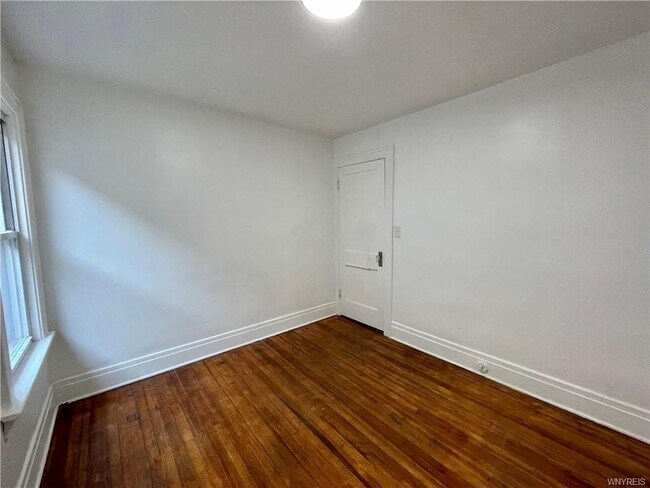 Building Photo - 434 23rd St