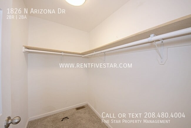 Building Photo - 1826 N Arizona Dr